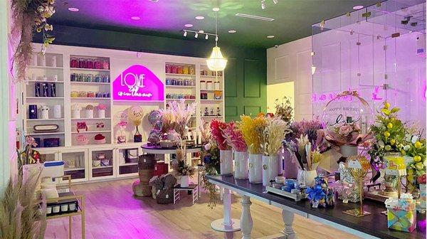 Visit our Edinburg Flower Shop