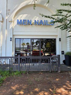 FMO A Fine Grooming Den For Men