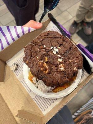 Insomnia Cookies