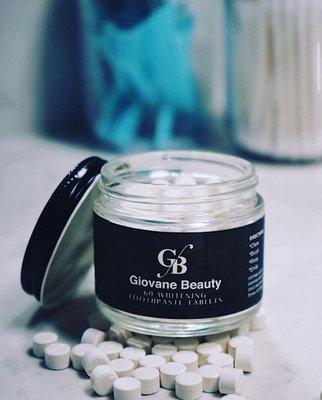 Whitening toothpaste tabs that offers countless benefits.