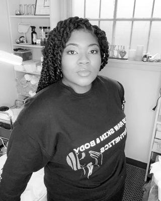 Mia’s Raw Skin & Body Esthetics