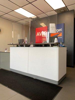 Yep ain't nobody at the front desk, for about 5min when I walked in.