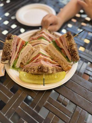 Aromas Coffeehouse & Cafe