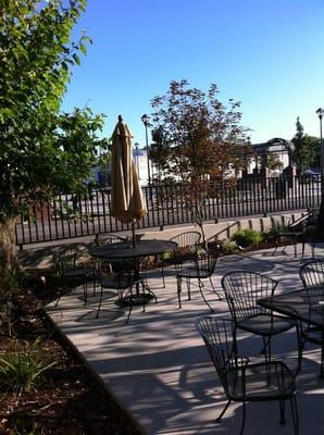 New Patio Seating " New City Park 25ft away "