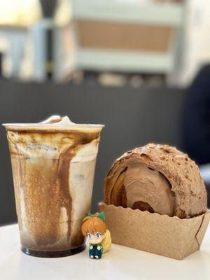 NEW Pumpkin Spice Einspanner Latte & NY Nutella Croissant IG: @ammysalamii