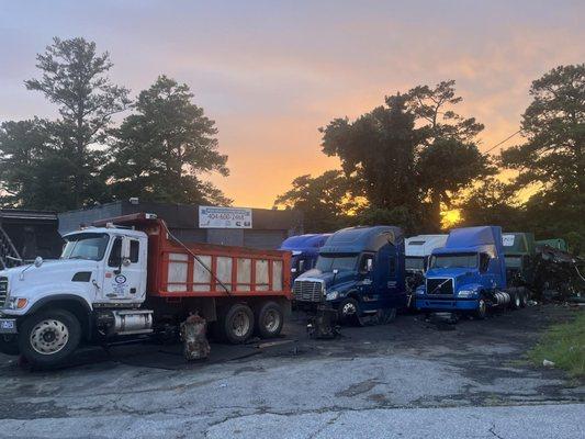 Makk Truck Solution Center