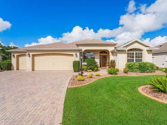 Debra L Martin - Realtor, RE/MAX Premier Realty