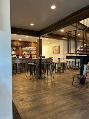 Belly up to the bar! Karaoke and a dance floor