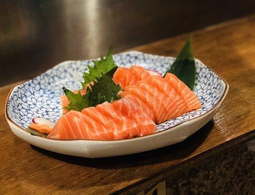 The BEST Salmon Sashimi - and I try this at every sushi place I go to