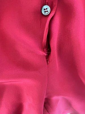 the front opening had a RIP/TEAR in it!!!!