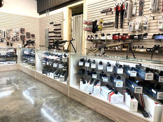 Corner Pawn & Gun
