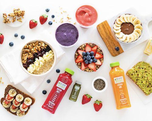 We offer delicious options for breakfast, brunch, lunch and desert!