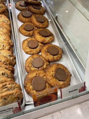 3/2022 peanut butter cup cookies