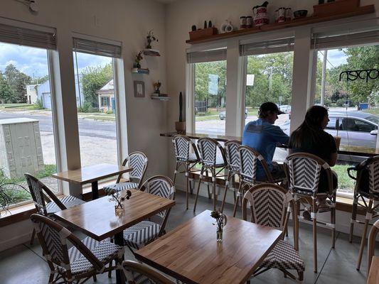 Cleo & Leo On Elm St