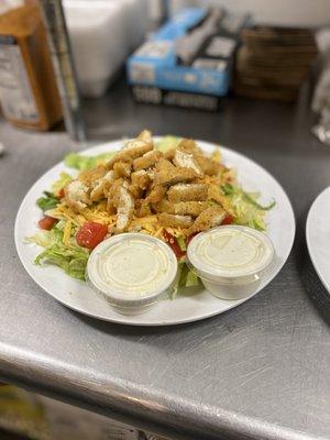 Fried Chicken Finger Salad with Ranch dressing - YUM.