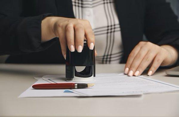 Lark Mobile Notary Signing Agent Services