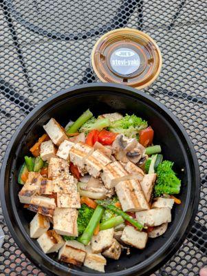Build your own bowl with tofu, no carb 2X veggies base, and Steviyaki sauce