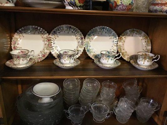 Lynn's Used Furniture