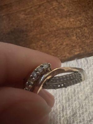 2 missing stones after less than a month of wear.