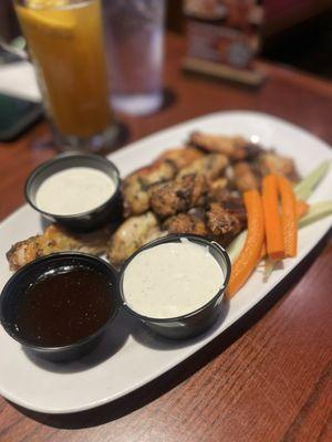 12 piece chicken Wings-I forget the flavors we picked