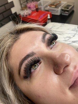 Lashez & Smilez By Bre