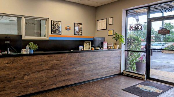 checkout counter // Gabe's Automotive * WDBR, VA