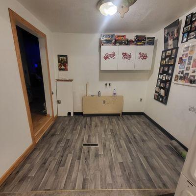 Dinatallis Floor Covering