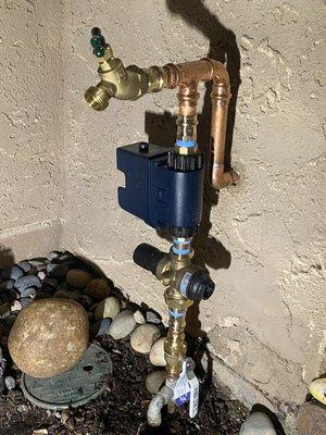MOEN FLO automatic shut off valve with new water, regulator and new hose Bibb.