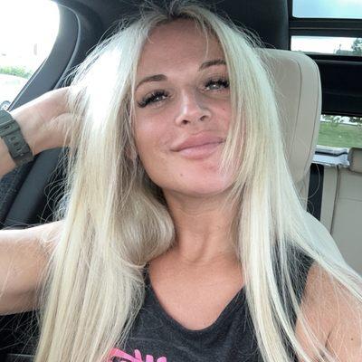 Beautiful blonde and IBE extensions by Leslie at Lunaray Salon