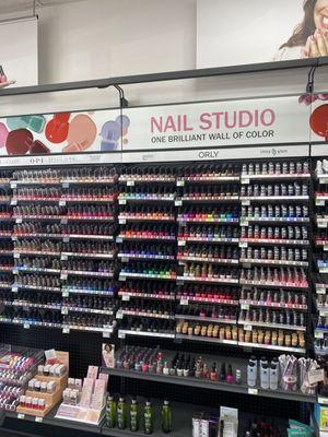 Nail studio