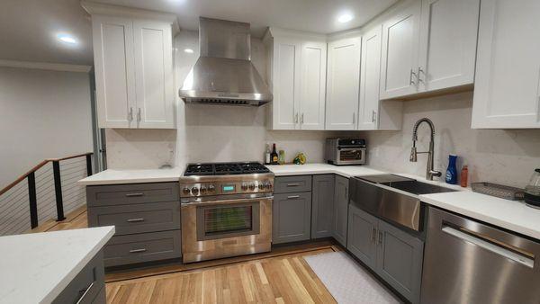 Superior Granite & Cabinet