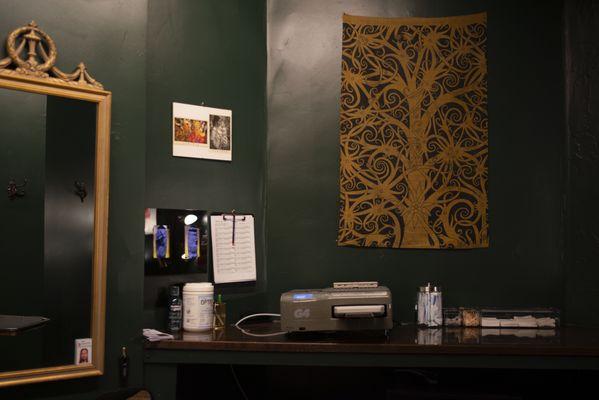 Cold Moon Piercing & Tattoo