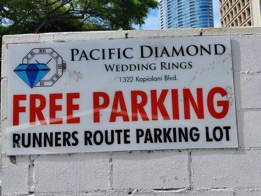 The parking lot is shared with Runners Route