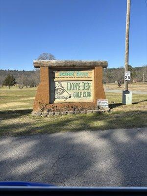 Lion's Den Golf Club