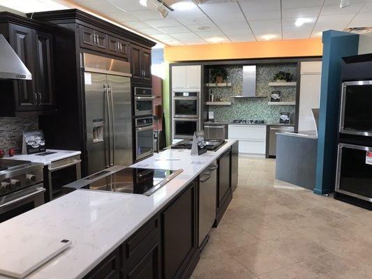 Famous Tate Appliance & Bedding Center