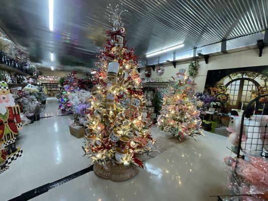 Gingerbread and sweets trees.
