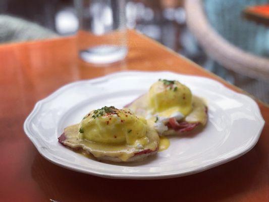 Eggs Benedict