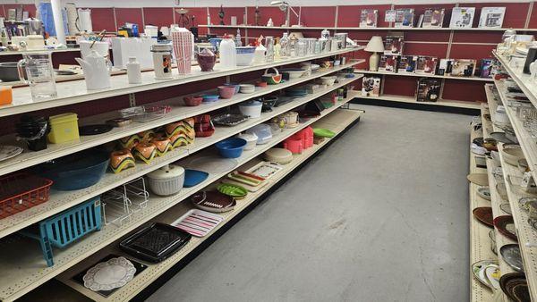 I love this store. The aisles are so clean, and the staff is so helpful!