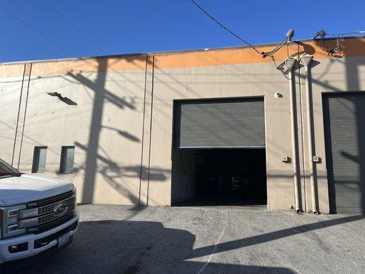 No sign saying this is tessler towing and NOT Nicks Honda