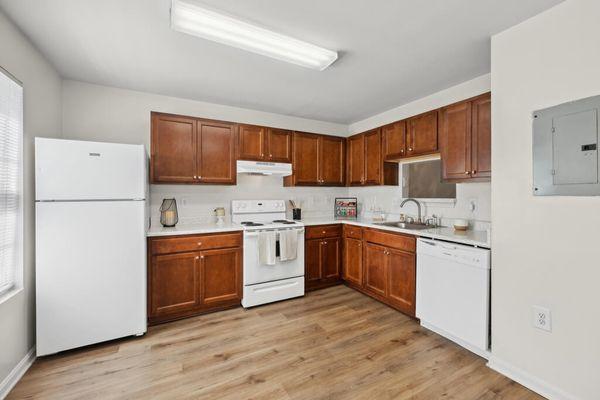 Riverwoods Towne Square & Lake Ridge Apartments