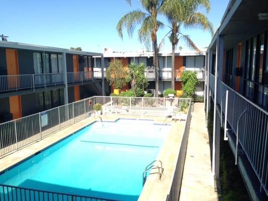 Burbank Pointe Apartments