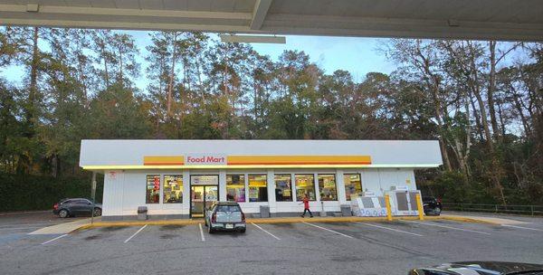 Front entrance to Shell Gas.