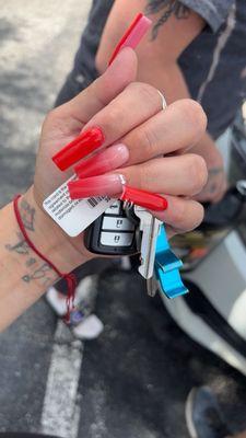 Lee Nails