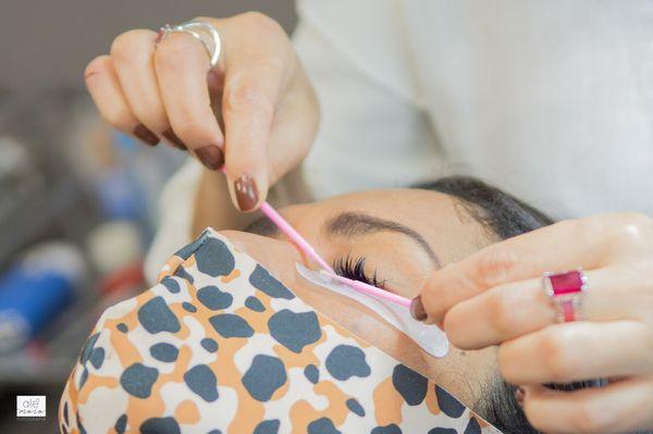 Eyelashes extensions