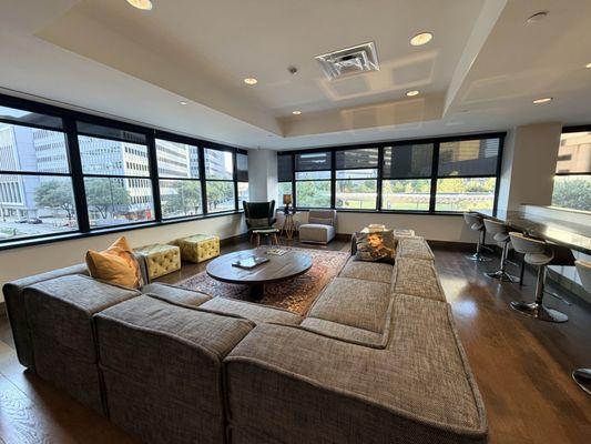 1900 Pacific Residences