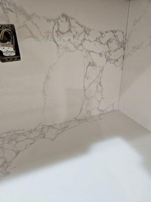 Counter and backsplash w/veining lined up