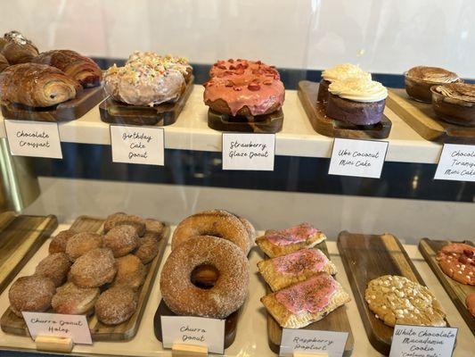 Pastries they had - we got the donuts holes as well and they were also cold.