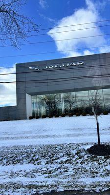 Land Rover Novi - Sales