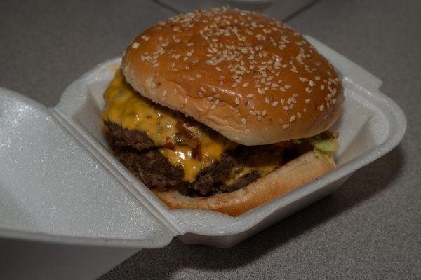 Big Ben Double Cheeseburger. (keepsmilingphoto.com)