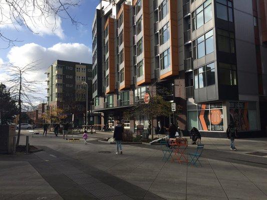 Games instead of traffic during the weekends. This park is surprisingly good.